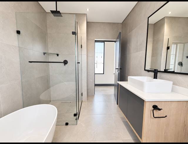 4 BEDROOM FREEHOLD FOR SALE IN FOUNTAINBROOK ESTATE